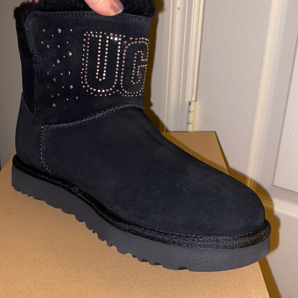 Women’s UGG sequin logo boot (UGG Classic Gem Mini Boot)